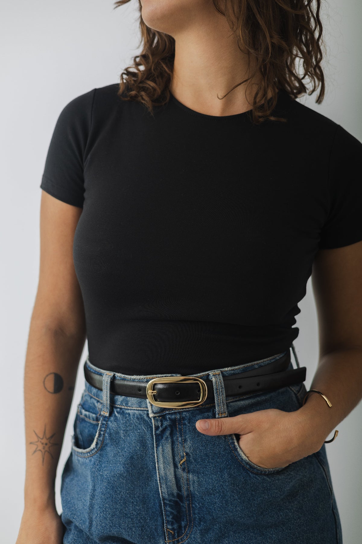REMERA BÁSICA CUELLO REDONDO MANGA CORTA | DOBLE TELA DELANTERA