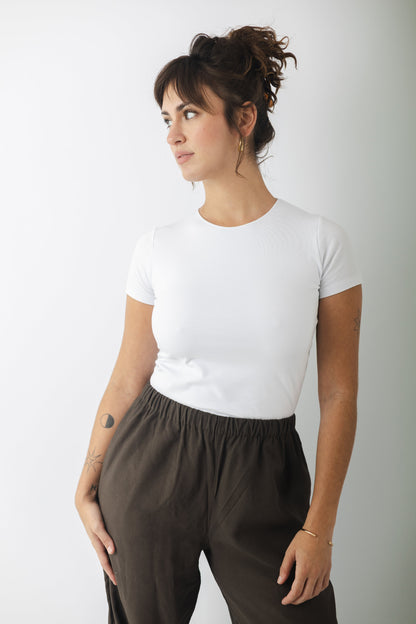 REMERA BÁSICA CUELLO REDONDO MANGA CORTA | DOBLE TELA DELANTERA