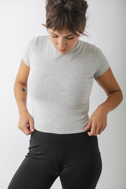 REMERA BÁSICA CUELLO REDONDO MANGA CORTA | DOBLE TELA DELANTERA