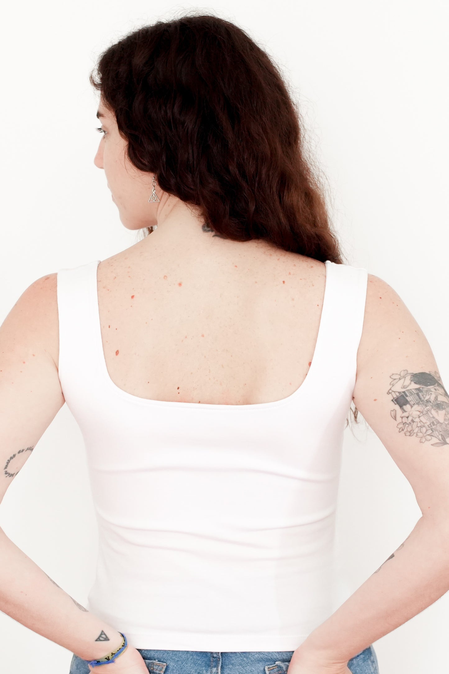 MUSCULOSA TOP ESENCIAL-PACKS CON DESCUENTO